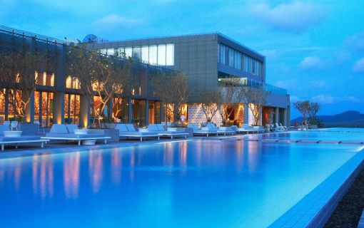 ポイント ヤム バイ コモ