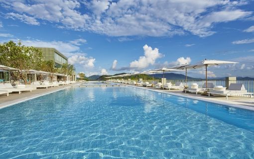 ポイント ヤム バイ コモ