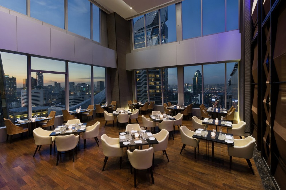 アップ &アボーブ（インターナショナルセットディナー）＠オークラプレステージバンコク 1