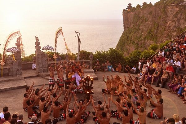 ウルワツ寺院ケチャックダンス＆ディナー 7