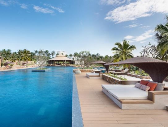 フュージョン　プールサイド