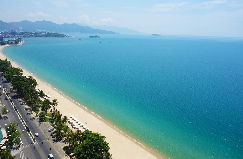 ニャチャン市内　6kmに渡る美しい海岸線