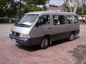 車（セダン・ミニバン）空港－ホテル送迎　片道　ガイド付き 4