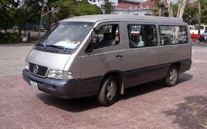 車（セダン・ミニバン）空港－ホテル送迎　片道　ガイド付き 4