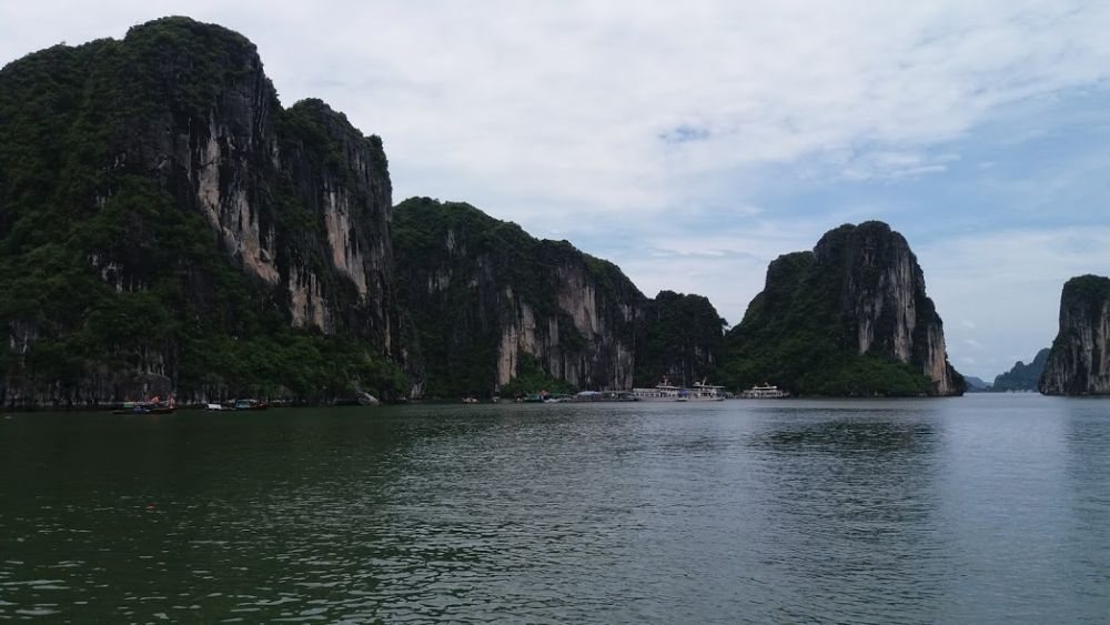 【ハノイ発】日帰りで行く世界遺産！ハロン湾3時間クルーズ（往復高速利用） 4