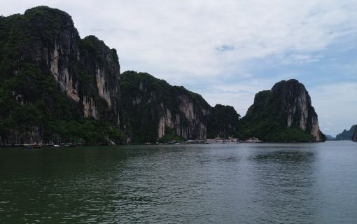 【ハノイ発】日帰りで行く世界遺産！ハロン湾3時間クルーズ（往復高速利用） 4