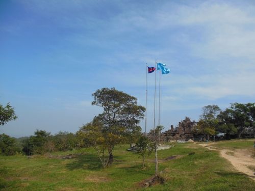 絶景世界遺産! プレア・ヴィヒア寺院1日観光(4WD乗り換え費用・お弁当付き) 3