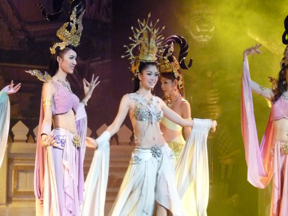 ゴールデンドーム  (ニューハーフショー, バンコク) 3