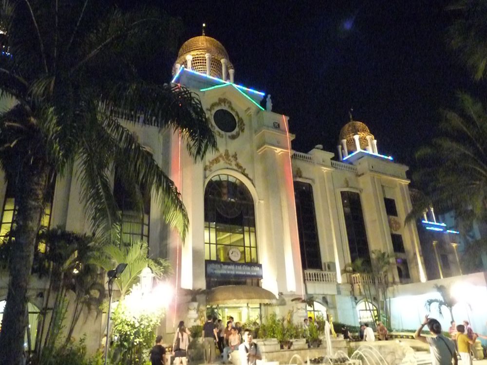 ゴールデンドーム  (ニューハーフショー, バンコク) 5