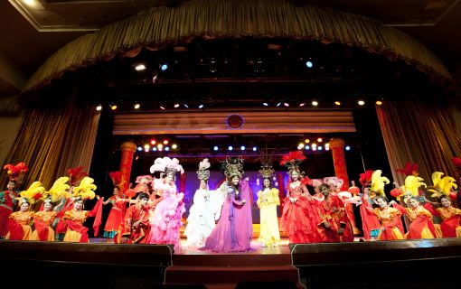 ゴールデンドーム  (ニューハーフショー, バンコク) 1