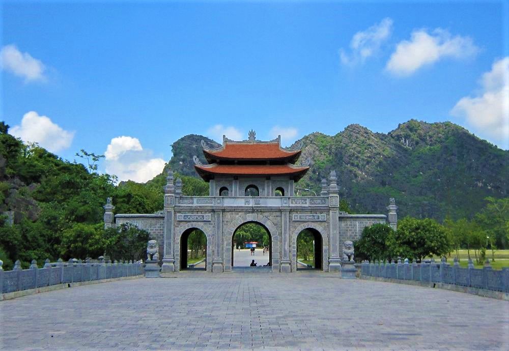 【ハノイ発】歴史と絶景を楽しむ ファッジエム教会&タムコック&古都ホアルー 1