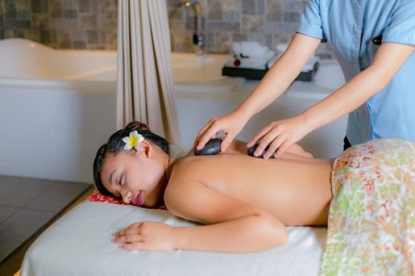 ホットストーンマッサージ